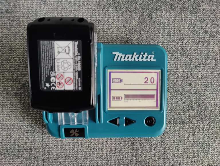 Makita tööriista akutester: pinge ja elementide seisukord - BTC04 ja BTC05